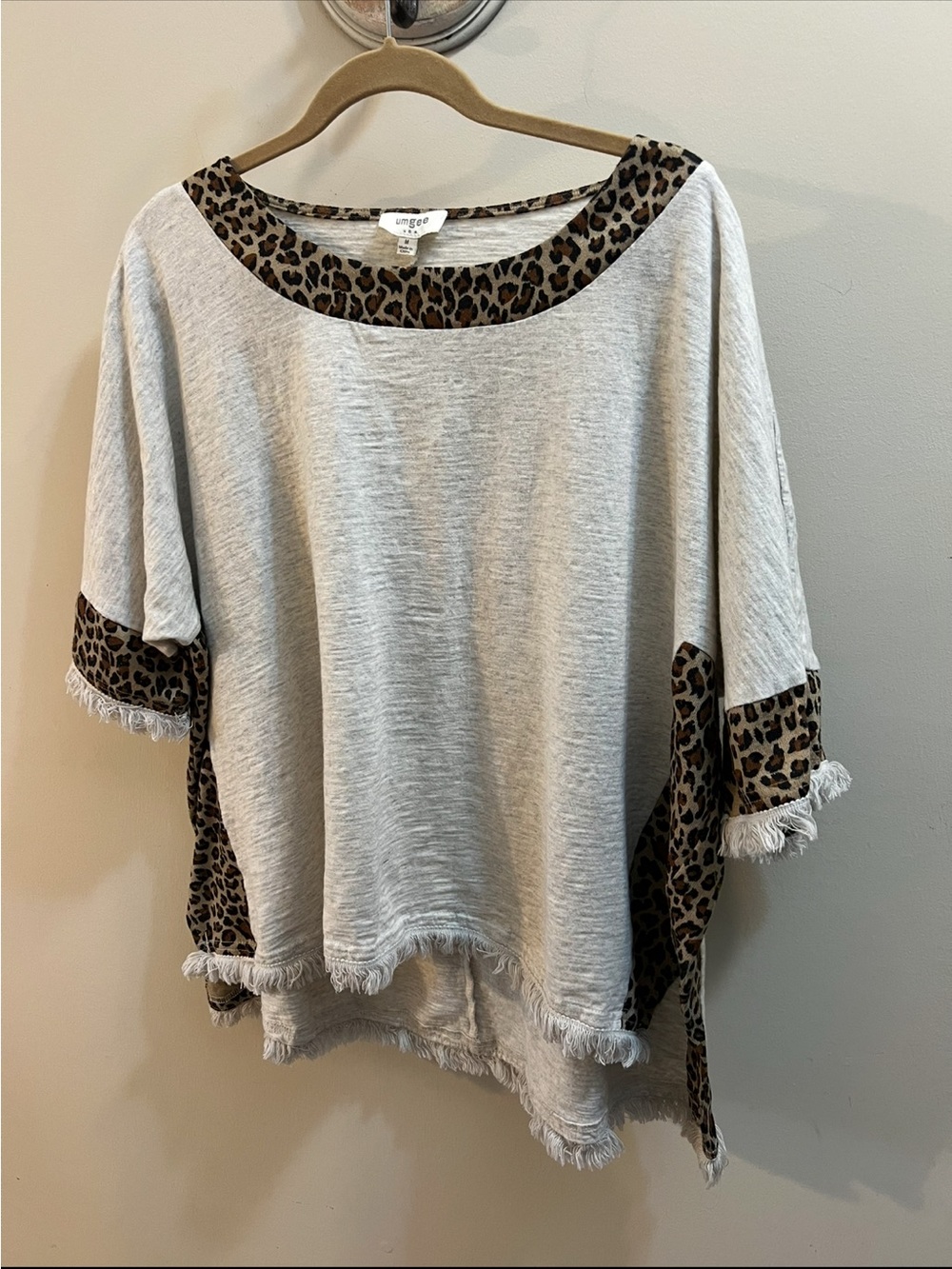 Umgee Cream Top with Leopard Trim and Fringe Size M nwot